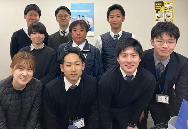 株式会社ヤマシタ淀川営業所スタッフ集合イメージ